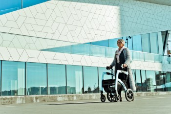 Mit dem Rollator gehen