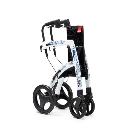 Rollz Motion Delft Blue - rollator rolstoel van voren in opgevouwen vorm