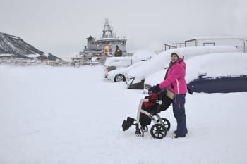 Woman having holidays in Lapland with a Rollz Motion rollator
